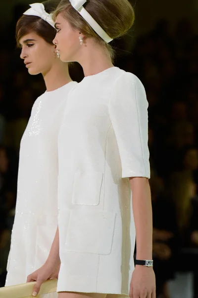 Look 3